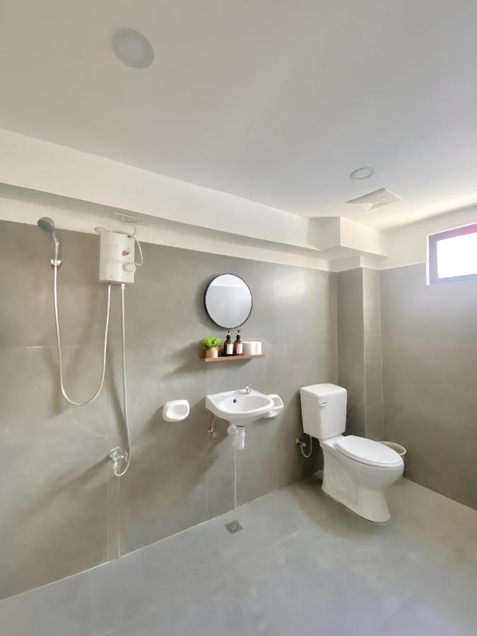 New Modern Home Near Airport, Beach And Fast Wi-Fi Sudtungan エクステリア 写真