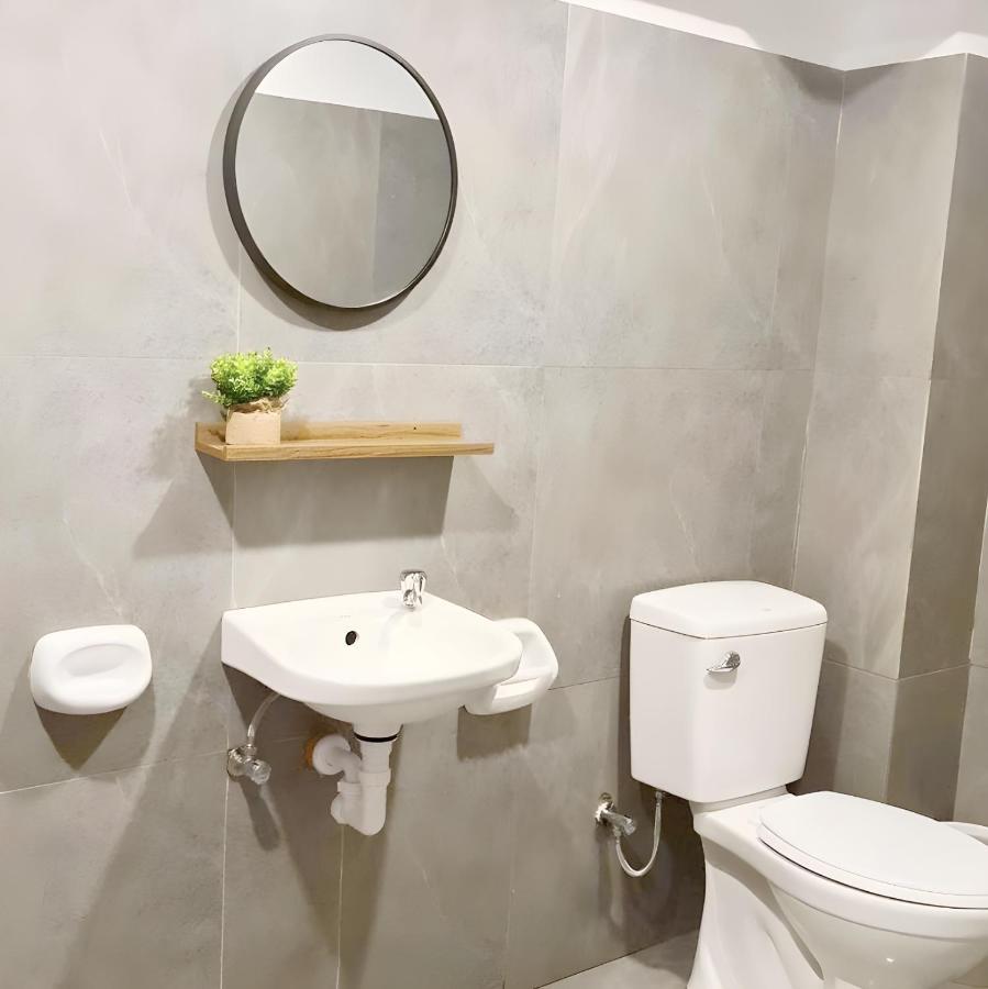 New Modern Home Near Airport, Beach And Fast Wi-Fi Sudtungan エクステリア 写真