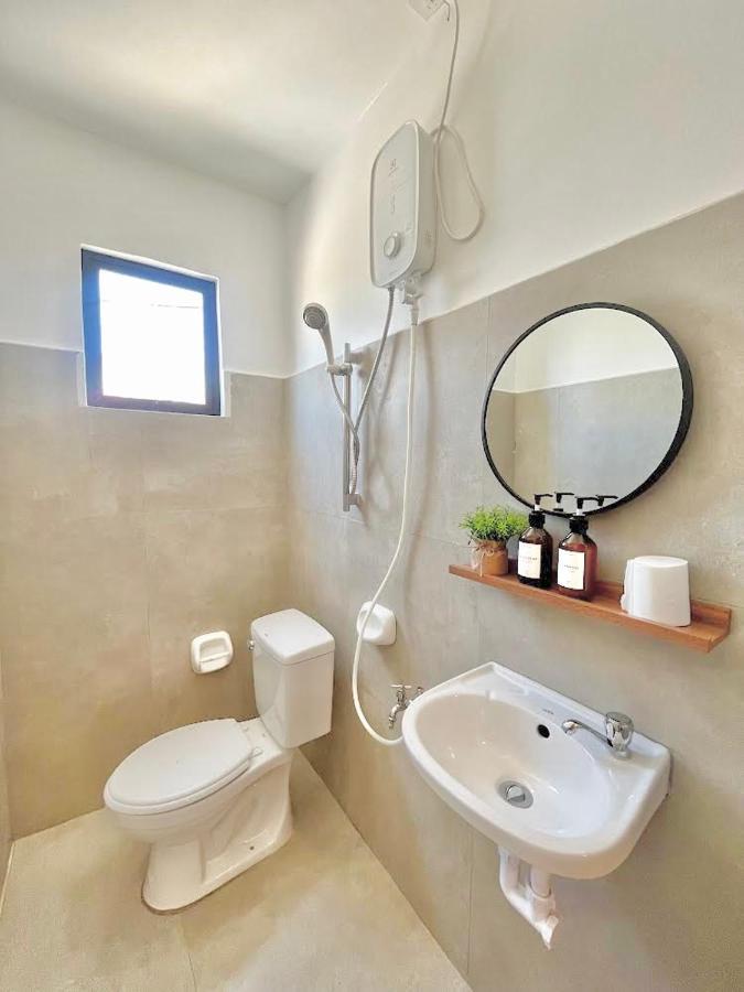New Modern Home Near Airport, Beach And Fast Wi-Fi Sudtungan エクステリア 写真