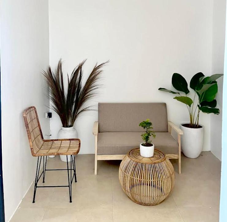 New Modern Home Near Airport, Beach And Fast Wi-Fi Sudtungan エクステリア 写真